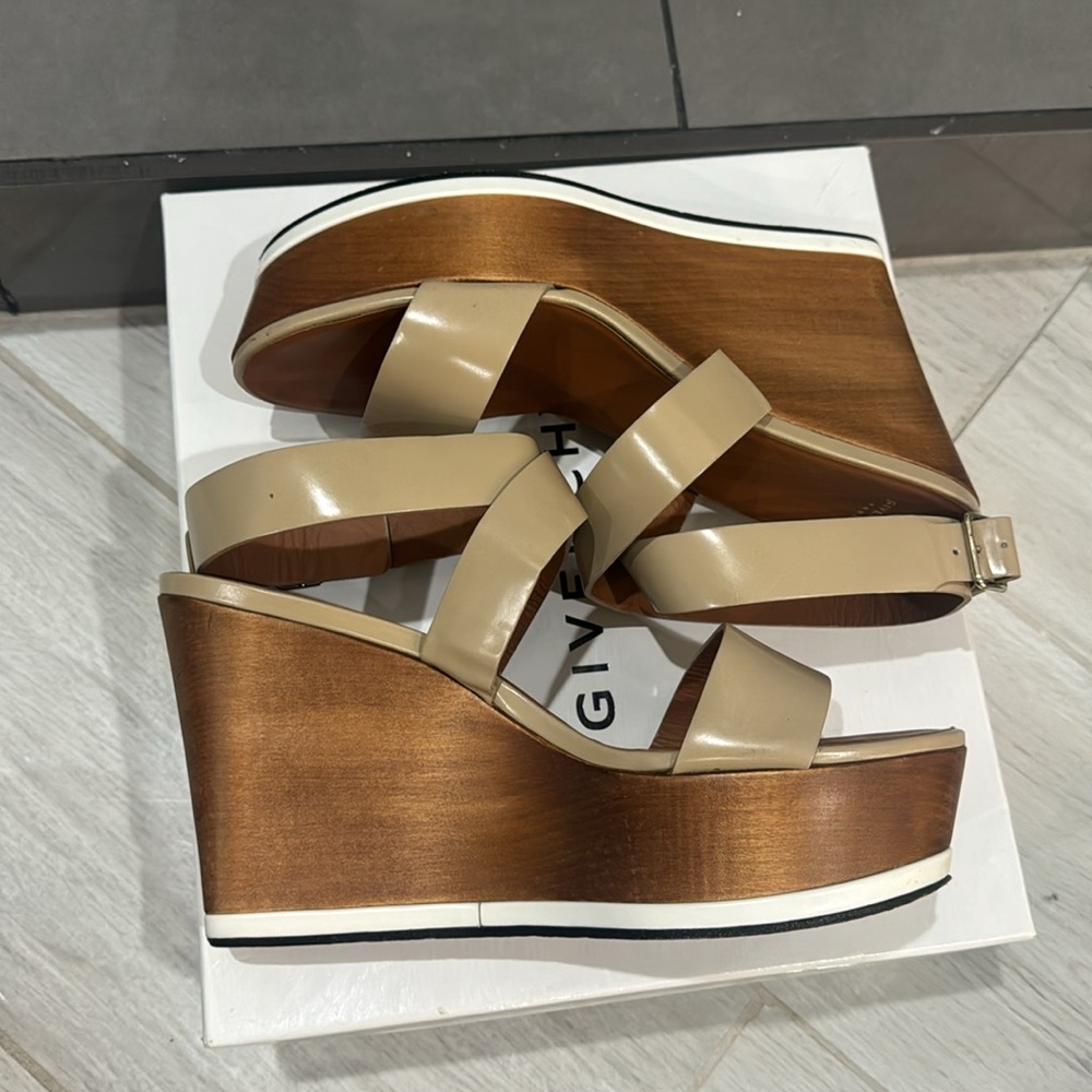 Authentic Givenchy Wedge Size 40 - image 5